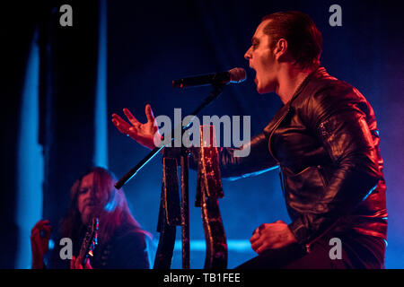 Norwegen, Stavanger - 30. November 2017. Der norwegischen Black Metal Band Satyricon führt eine Live at Folken in Stavanger. Hier Sänger Satyr gesehen wird live auf der Bühne. (Foto: Gonzales Foto - Christer Haavarstein). Stockfoto