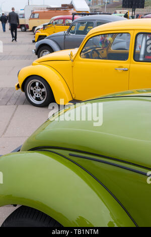 Scheveningen, Den Haag, Niederlande - 26. Mai 2019: klassische VW Käfer bei VW luftgekühlt geparkten Auto Show am Strand von Scheveningen Stockfoto