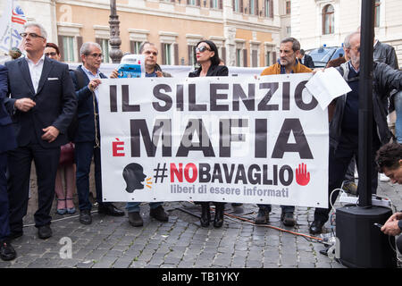 Roma, Italien. 28 Mai, 2019.sit-in von der Italienischen Nationalen Presse Verband zur Unterstützung der Radio Radicale vor dem Palazzo Montecitorio in Rom Kredit organisiert: Matteo Nardone/Pacific Press/Alamy leben Nachrichten Stockfoto