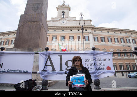 Roma, Italien. 28 Mai, 2019.sit-in von der Italienischen Nationalen Presse Verband zur Unterstützung der Radio Radicale vor dem Palazzo Montecitorio in Rom Kredit organisiert: Matteo Nardone/Pacific Press/Alamy leben Nachrichten Stockfoto