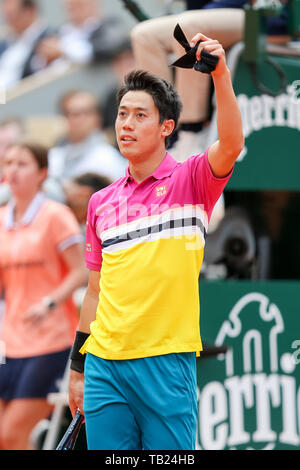 Paris, Frankreich. 29. Mai 2019. Kei Nishikori von Japan feiert nach dem Gewinn der Männer singles zweite Runde der French Open Tennis Turnier gegen Jo-Wilfried Tsonga Frankreichs bei der Roland Garros in Paris am 29. Mai 2019. Quelle: LBA/Alamy leben Nachrichten Stockfoto