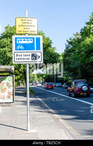 Lancaster, Lancashire, Großbritannien, 29. Mai 2019, Lancashire County Council hat CCTV-Kameras installiert die Busspuren über Skerton & Der Graue Hund Brücken zusammen mit Parlament und Morecambe Straße in Lancaster überwachen. Der County Council installiert haben die Kameras der Busspur zu erzwingen und sagen, daß es in dem Bemühen, den Bus Service rund um die Stadt zu verbessern und sie will gar kein Geld von den Kameras machen. Credit: Fotografieren Nord/Alamy leben Nachrichten Stockfoto