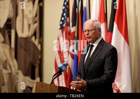 Vereinten Nationen, UN-Hauptquartier in New York. 29 Mai, 2019. James Jeffrey, US-Sonderbeauftragten für Syrien Engagement und Sonderbeauftragten für die globale Koalition zu besiegen, ISIS, spricht mit Journalisten während einer Begegnung nach einem UN-Sicherheitsrat geschlossen Konsultation über Syrien, auf das UN-Hauptquartier in New York, am 29. Mai 2019. Credit: Li Muzi/Xinhua/Alamy leben Nachrichten Stockfoto