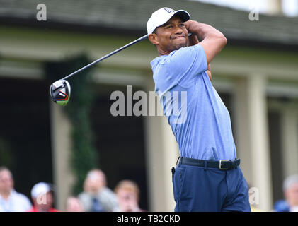 Dublin, OH, USA. 30 Mai, 2019. Tiger Woods einen Schuß spielen in der ersten Runde spielen am Memorial Day 2019 Turnier durch Allgemein bei Muirfield Village Golf Club in Dublin, OH vorgestellt. Austyn McFadden/CSM/Alamy leben Nachrichten Stockfoto