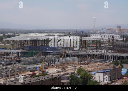 Zhangjiakou. 30 Mai, 2019. Foto am 30. Mai 2019 zeigt die Baustelle des Zhangjiakou Station des Beijing-Zhangjiakou high-speed Railway im Norden Chinas Zhangjiakou, Provinz Hebei. Die Struktur des Zhangjiakou Station wurde im Wesentlichen abgeschlossen. Quelle: Xing Guangli/Xinhua/Alamy leben Nachrichten Stockfoto