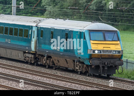 Arriva Wales Klasse 82 am Bahnhof Winwick. Stockfoto