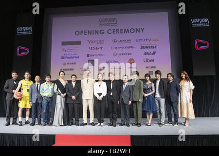 Mai 29, 2019 - Tokio, Japan - Teilnehmer bedeuten für die Kameras während der Eröffnungsfeier für die kurzen Shorts Film Festival & Asien 2019 (SSFF & Asien) an Hikarie Halle in Shibuya. Die SSFF & Asien 2019 ist einer der größten asiatischen internationalen Kurzfilmfestivals in Tokio vom 29. Mai bis 16. Juni statt. (Bild: © Rodrigo Reyes Marin/ZUMA Draht) Stockfoto