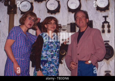 Immer wieder sonntags. Musik- und Unterhaltungsshow, Deutschland 1995, Moderator Max Schautzer mit Franziska Mense Moritz und Katja Liebing Stockfoto