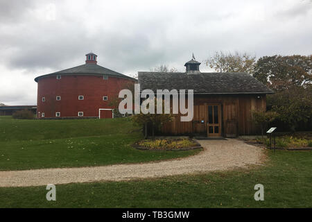 Runde Scheune am Shelburne Museum in Vermont. Im Jahre 1901 als eine effiziente Methode der Verfütterung von gebaut. Stockfoto