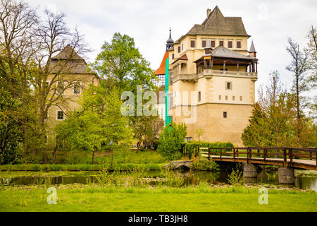 Mittelalterliche Blatna Schloss in der Tschechischen Republik während Frühling, Tschechische Republik Stockfoto