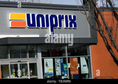 Ein logo Zeichen außerhalb eines Uniprix apothekeneinzelhandel Lage in Greenfield Park, Quebec, Kanada, am 23. April 2019. Stockfoto