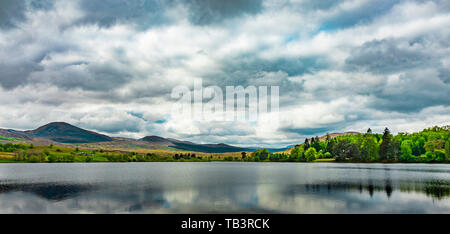 Ein Blick über Loch Rannoch, in der Nähe des Dorfes Brücke von Ericht, auf der Suche nach Westen Richtung Rannoch Moor Stockfoto