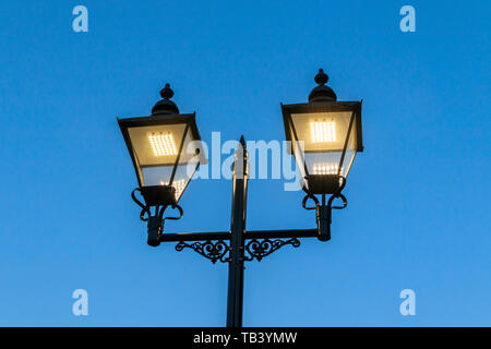 Ein im Viktorianischen Stil, moderne LED-Straßenleuchte, Navigator Square, Torbogen, London, UK Stockfoto