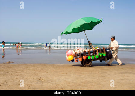 Anbieter am Strand in Tuxpan. Veracruz, Mexiko. 18. Juni 2007 Stockfoto