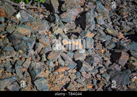 Die Textur von gebrochenem Granit close-up. Stockfoto