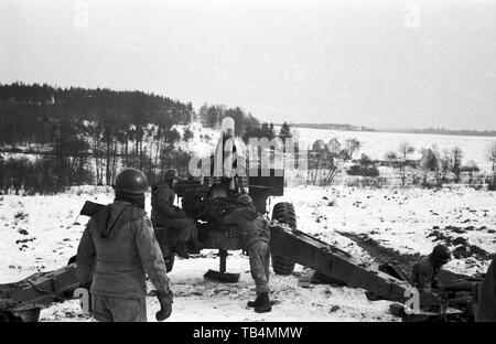 US-Armee/United States Army 74th Field Artillery Battalion - schwere Feldhaubitze M114-M 1 155 mm/Schwere Haubitze M114-M1 6.1 Zoll Stockfoto