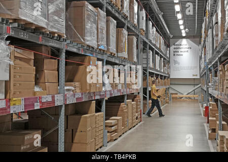 Self-Service-Bereich bei Ikea in Coventry, Großbritannien, am 29. Mai 2019. Stockfoto