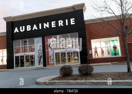 Ein logo Zeichen außerhalb eines Aubainerie Store in Saint-Martial-de-Montarville, Quebec, Kanada, am 21. April 2019. Stockfoto