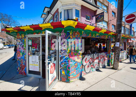 Toronto, Kanada - 5 Mai, 2019: Kensington Market, ein markanter multikulturellen Viertel in der Innenstadt von Toronto, einem nationalen historischen Ort Stockfoto