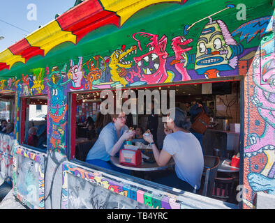 Toronto, Kanada - 5 Mai, 2019: Kensington Market, ein markanter multikulturellen Viertel in der Innenstadt von Toronto, einem nationalen historischen Ort Stockfoto