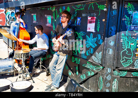 Toronto, Kanada - 5 Mai, 2019: Kensington Market, ein markanter multikulturellen Viertel in der Innenstadt von Toronto, einem nationalen historischen Ort Stockfoto