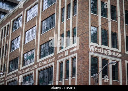 TORONTO, KANADA - 14. NOVEMBER 2018: das ehemalige Hauptquartier der kanadischen Firma Westinghouse, einem Zweig der Verstorbenen der amerikanischen Firma Westi Stockfoto