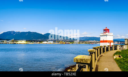 Der Leuchtturm in Brockton Point auf der berühmten Seawall pathway in Vancouvers berühmten Stanley Park in British Columbia, Kanada Stockfoto