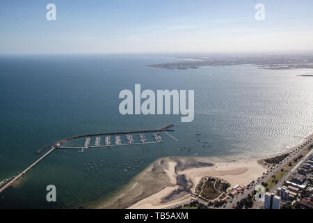 Luftaufnahme von St Kilda West Richtung williamstown Über die Port Phillip Bay suchen. Stockfoto