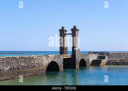 Zugbrücke Puente de las Bolas, Arrecife, Lanzarote, Kanarische Inseln, Spanien Stockfoto