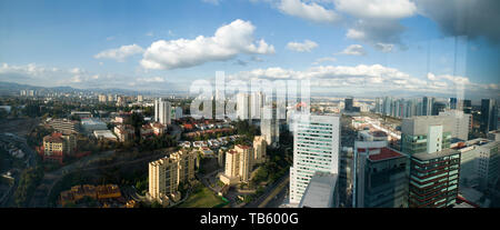 Blick auf die DF aus Mexico Citiy Distrito Capital Hotel Habita aus der Gruppe. Santa Fe, Mexico City Stockfoto