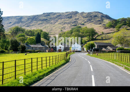 Der malerische Weiler Seatoller, Borrowdale, in der Nähe von Keswick, Lake District, Cumbria, Großbritannien mit traditionellen Steinhäusern Stockfoto