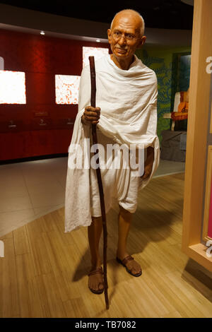 Bangkok, Thailand, März 2013 eine waxwork von Mahatma Gandhi auf dem Display bei Madame Tussauds Wax Museum in Siam Discovery Stockfoto