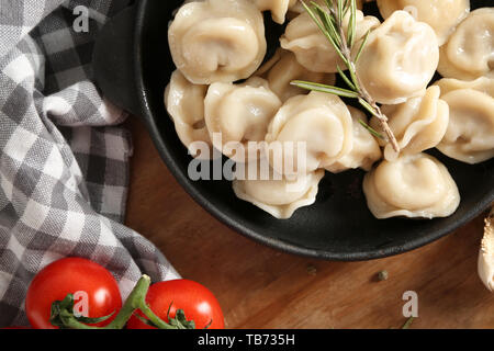 Leckere Knödel in der Pan Am Tisch Stockfoto