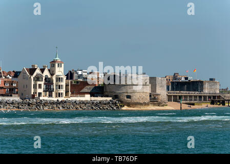 Portsmouth, England, Großbritannien. Mai 2019. Die historischen runden Turm an der Waterfront im Hafen von Portsmouth Stockfoto