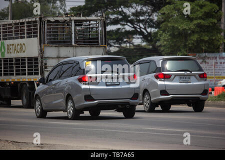 Chiangmai, Thailand - 21. Mai 2019: Private Honda Mobilio van. Foto an der Straße Nr. 121 ca. 8 km von der Innenstadt von Chiang Mai, Thailand. Stockfoto