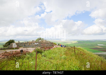 Quneitra, Israel - 16 April, 2019: Blick auf das Grenzgebiet zwischen Israel und Syrien über die Golanhöhen, die Israel gesehen. Stockfoto