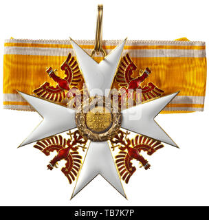 Prinz Alfons von Bayern - Preußen - die Reihenfolge der Rote Adler, vierte Version mit einem Ziegelstein - Red Eagle, 1854-1918, die Abzeichen des Grand Cross, Abmessungen 82 x 82 mm, in Gold, einige Teile in einem feinen guillochierten Überdruck, graviert und Ziseliert, emailliert, Gewicht 57 g (einschließlich der Ring), intakte, drei kaum sichtbare Haarrisse. In hervorragendem Zustand. In den Farben rot, gold geprägte Präsentation Fall in Schwarz gefüttert, mit zwei Hals Bänder. Eine getippte Label im Deckel lautet: 'Nr. 13 Preussen - Roter Adler Orden - Referenzen: von S.M. dem Kaiser" (tr, Additional-Rights - Clearance-Info - Not-Available Stockfoto