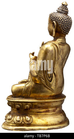 Ein Chinesischer Buddha Figur, Qing Dynastie, 18./19. Jahrhunderts, Bronze mit gut erhaltenen Wachsmodelle. Shakyamuni in der Meditation Position sitzt auf einem doppelten Lotus Thron. Die Vorderseite mit der Aufschrift dating der Buddha in der Regierungszeit des Kaisers Qianlong -. Die Unterseite ist mit der originalen Kupferplatte geschlossen. Höhe 17 cm. China, Chinesen, historischen, historischen des 19. Jahrhunderts, Additional-Rights - Clearance-Info - Not-Available Stockfoto