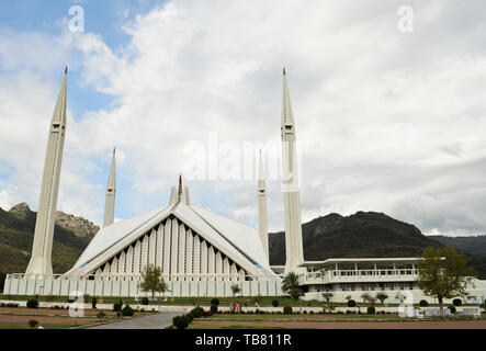 Shah Faisal Moschee in Islamabad in Pakistan an einem bewölkten Tag Stockfoto
