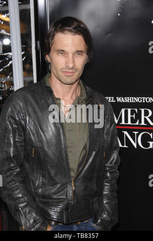 LOS ANGELES, Ca. Oktober 30, 2007: Olivier Martinez auf einem in der Branche Siebung für "American Gangster" am Arclight Theater, Hollywood. Stockfoto