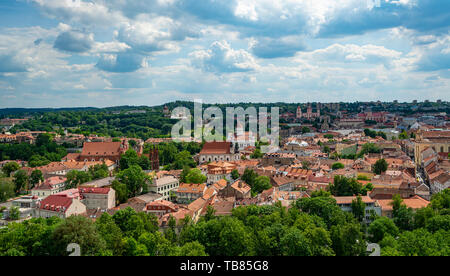 Vilnius, Litauen. Mai 2019. Einen Panoramablick auf die Stadt vom Schloss Gediminas Turm Stockfoto