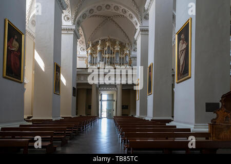 Vilnius, Litauen. Mai 2019. Der Innenpool Blick auf die Kathedrale. Stockfoto