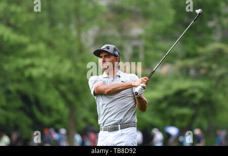 Dublin, OH, USA. 30 Mai, 2019. Rickie Fowler spielt einen Schuß in der ersten Runde spielen am Memorial Day 2019 Turnier durch Allgemein bei Muirfield Village Golf Club in Dublin, OH vorgestellt. Austyn McFadden/CSM/Alamy leben Nachrichten Stockfoto