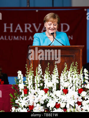 Cambridge, USA. 30 Mai, 2019. Bundeskanzlerin Angela Merkel (CDU) gibt eine Rede an der Harvard University. Bundeskanzlerin Angela Merkel (CDU) hat gezaubert, die internationale Zusammenarbeit und den freien Welthandel. Credit: Omar Rawlings/dpa/Alamy leben Nachrichten Stockfoto