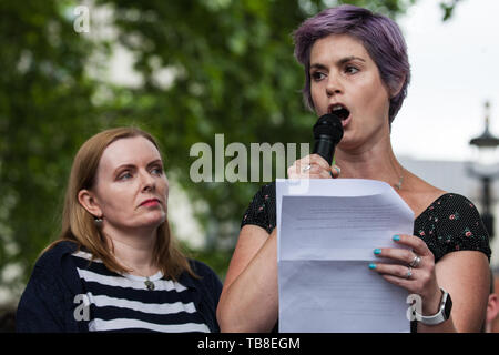 London, Großbritannien. 30. Mai, 2019. Renata Gebläse der besonderen Bedürfnisse Dschungel Adressen Aktivisten der Nationalen Krise an der Teilnahme an einer Demonstration in Parliament Square, um Verbesserungen in der Diagnose und Beurteilung von jungen Menschen mit schicken, Unterstützung für ihre Familien, die Finanzierung und die rechtliche und finanzielle Rechenschaftspflicht für die lokalen Behörden bei der Behandlung von jungen Menschen mit Senden und ihre Familien verlangen. Credit: Mark Kerrison/Alamy leben Nachrichten Stockfoto