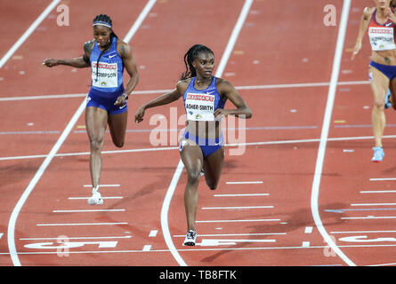 Stockholm, Schweden. 30 Mai, 2019. Dina Asher-Smith von Großbritannien konkurriert während der Frauen 200 m bei 2019 IAAF Diamond League in Stockholm, der Hauptstadt von Schweden, am 30. Mai 2019. Dina Asher-Smith gewann den 1.Platz mit 22,18 Sekunden. Credit: Shan Yuqi/Xinhua/Alamy leben Nachrichten Stockfoto