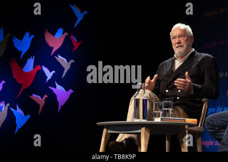 Die Hay Festival, Heu auf Wye, Wales, Großbritannien, Freitag, 31. Mai 2019. Sir Robin Knox-Johnston, Rede auf der2019 Hay Festival am 50. Jahrestag seines epischen Solo non-stop-Weltumrundung des Festivals, der nun in seinem 32. Jahr, jährlich in der kleinen Stadt von Heu auf Wye an der Grenze zu Wales - England gehalten, zieht die besten Schriftsteller, Politiker und Intellektuelle aus der ganzen Welt für 10 Tage von Gesprächen und Diskussionen, feiern die Besten des geschriebenen Wortes und kritische Debatte Foto © Keith Morris/Alamy leben Nachrichten Stockfoto