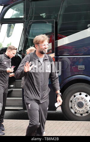 Liverpool UK, 31. Mai 2019. Liverpool Spieler kommen an John Lennon Airport in Madrid für das Champions League Finale gegen Tottenham am Samstag zu Fliegen 1. Juni. Credit: Ken Biggs/Alamy Leben Nachrichten. Stockfoto