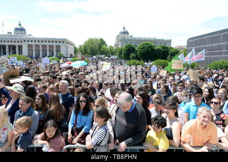 Wien, Österreich. 31. Mai Mai 2019. FridaysForFuture 3nd große Demonstration für Klimagerechtigkeit und mutige Umweltpolitik am Freitag, 31. Mai 2019 auf dem Heldenplatz in Wien. Quelle: Franz Perc/Alamy leben Nachrichten Stockfoto