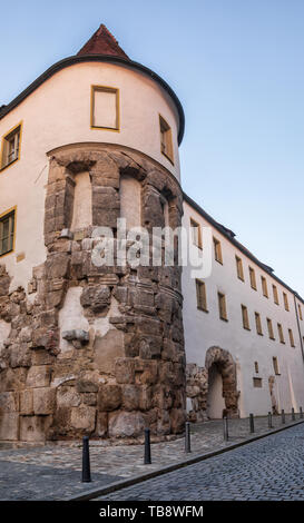 Reste der Porta Praetoria Turm, ein Teil der römischen Festung in Regensburg, Bayern, Deutschland, Europa. Regensburg in einer der beliebtesten Reisen destinati Stockfoto